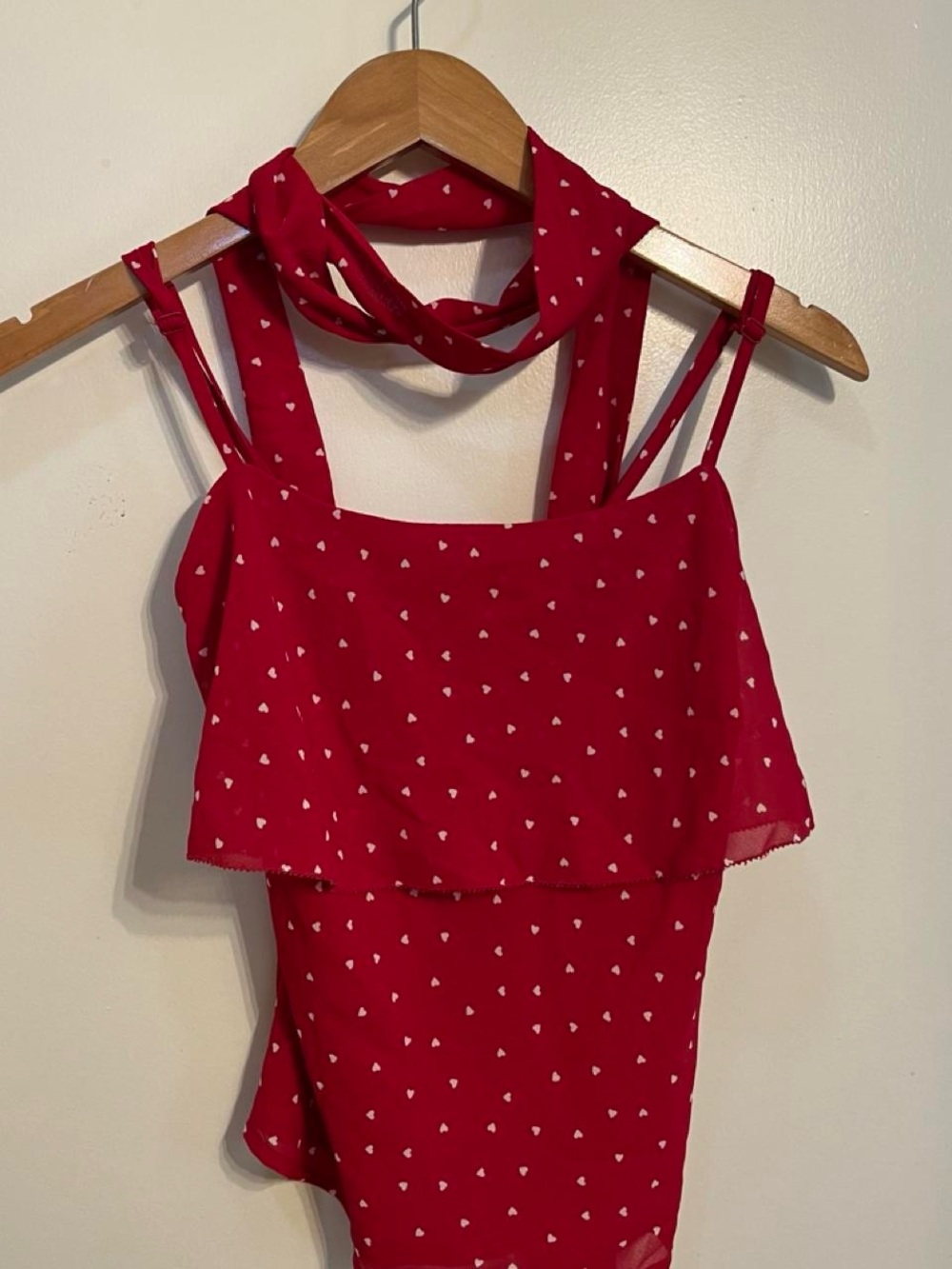 Red Heart Print Spaghetti Strap Top with Scarf